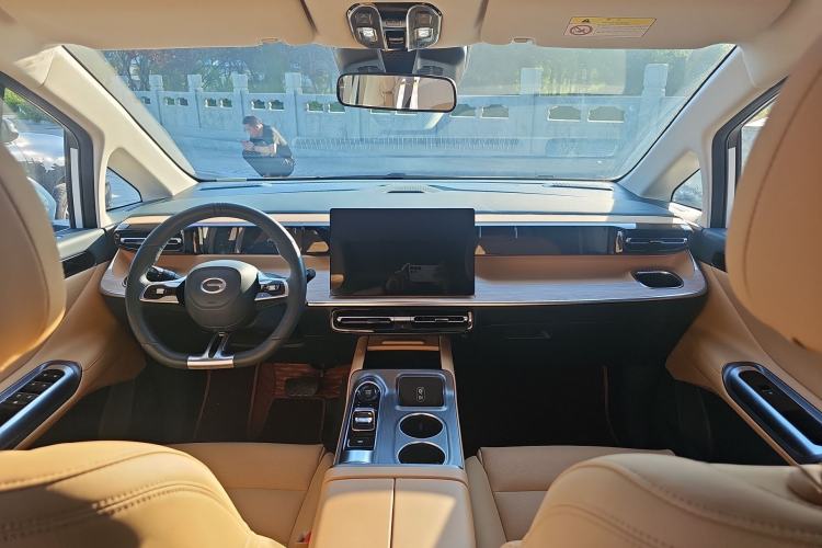 Used GAC Trumpchi E8 2024 Honor Series 2.0L Honor Edition Center Console