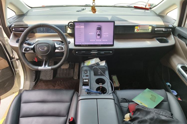 Used GAC Trumpchi E8 2024 Honor Series 2.0L Honor Edition Center Console