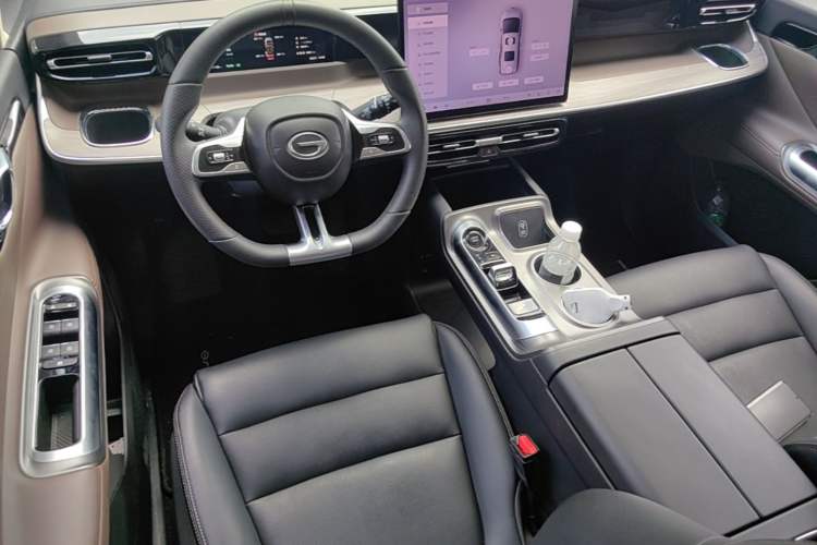 Used GAC Trumpchi E8 2024 Honor Series 2.0L Smart Edition Center Console