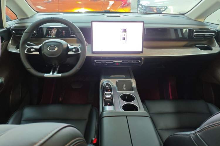 Used GAC Trumpchi E8 2024 Honor Series 2.0L Honor Edition Center Console