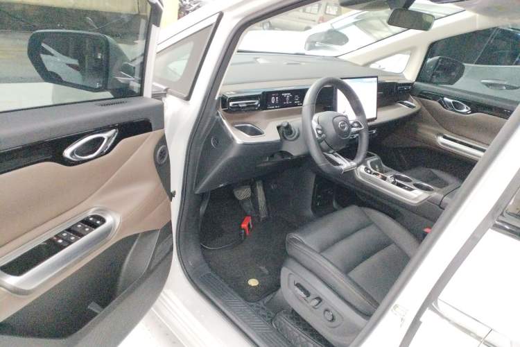 Used GAC Trumpchi E8 2024 Honor Series 2.0L Honor Edition Driver Seat