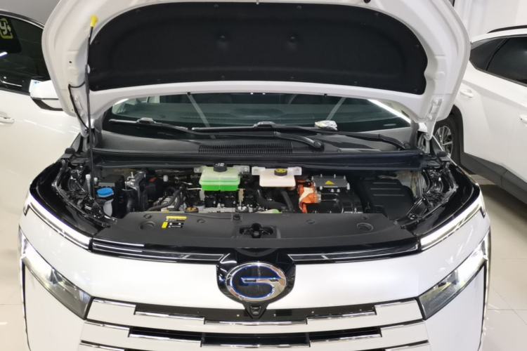 Used GAC Trumpchi E8 2024 Honor Series 2.0L Smart Edition Engine Bay