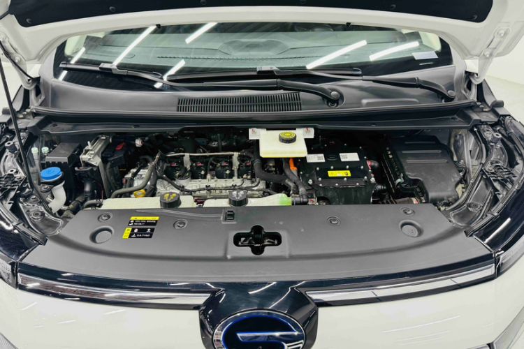 Used GAC Trumpchi E8 2024 Honor Series 2.0L Honor Edition Engine Bay