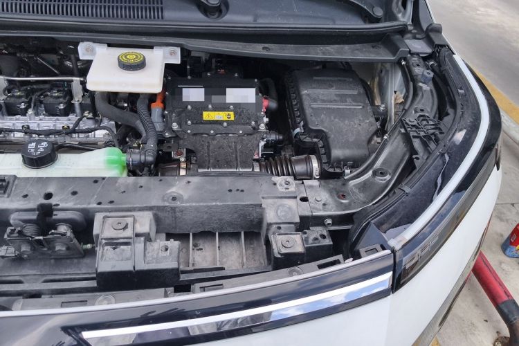 Used GAC Trumpchi E8 2024 Honor Series 2.0L Honor Edition Engine Bay Left