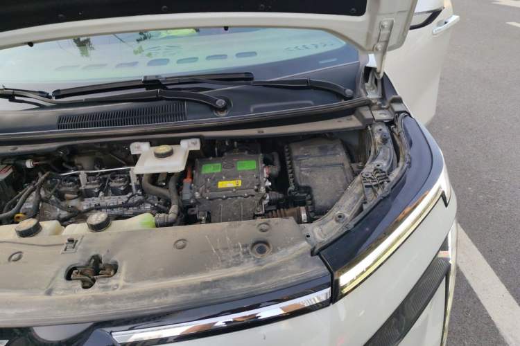 Used GAC Trumpchi E8 2024 Honor Series 2.0L Honor Edition Engine Bay Left