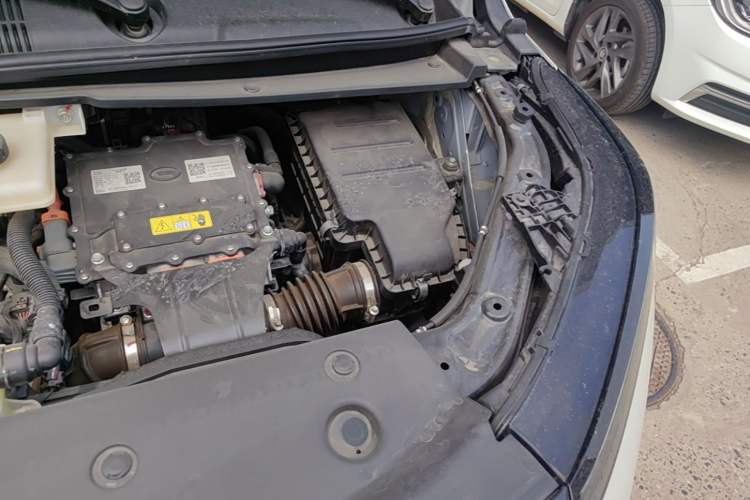 Used GAC Trumpchi E8 2024 Honor Series 2.0L Smart Edition Engine Bay Left