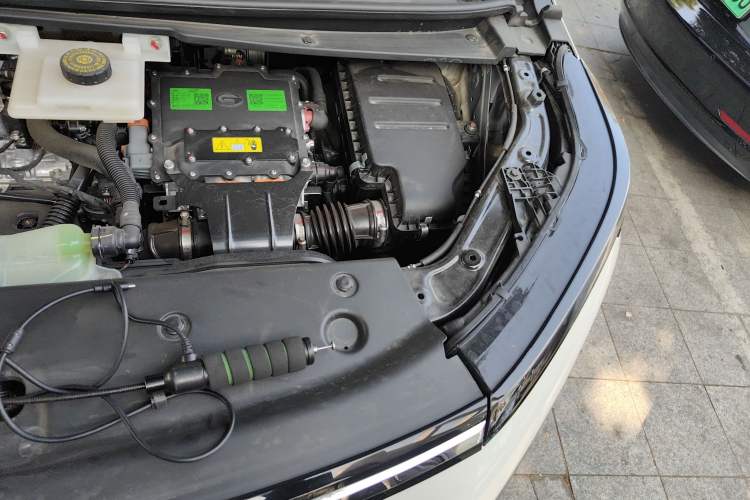 Used GAC Trumpchi E8 2024 Honor Series 2.0L Honor Edition Engine Bay Left
