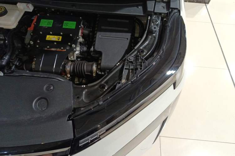 Used GAC Trumpchi E8 2024 Honor Series 2.0L Honor Edition Engine Bay Left