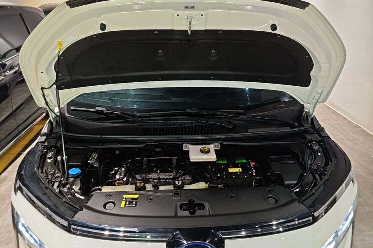 Used GAC Trumpchi E8 2024 Honor Series 2.0L Honor Edition Engine Bay