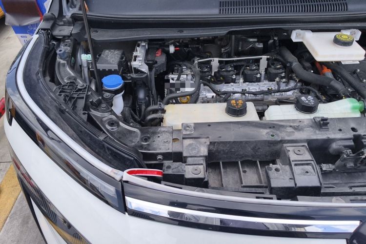 Used GAC Trumpchi E8 2024 Honor Series 2.0L Honor Edition Engine Bay Right