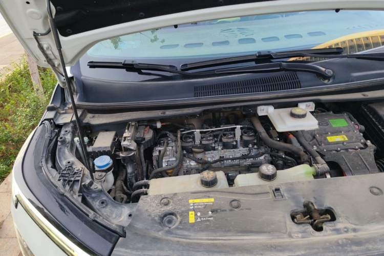 Used GAC Trumpchi E8 2024 Honor Series 2.0L Honor Edition Engine Bay Right