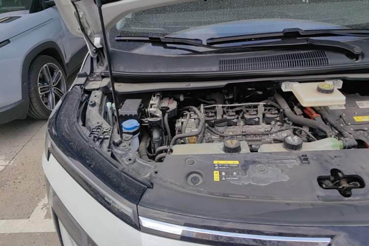 Used GAC Trumpchi E8 2024 Honor Series 2.0L Smart Edition Engine Bay Right