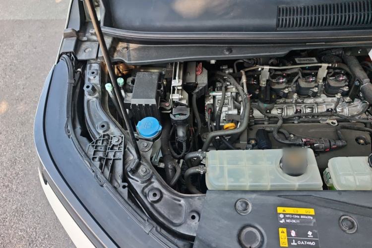 Used GAC Trumpchi E8 2024 Honor Series 2.0L Honor Edition Engine Bay Right