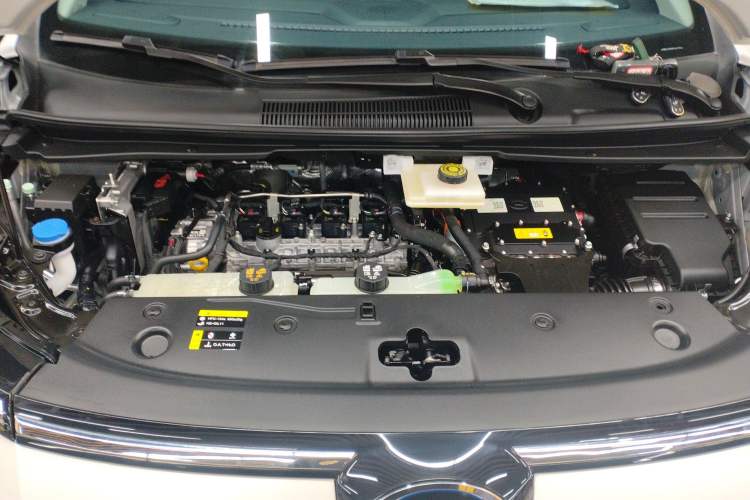 Used GAC Trumpchi E8 2024 Honor Series 2.0L Honor Edition Engine Bay