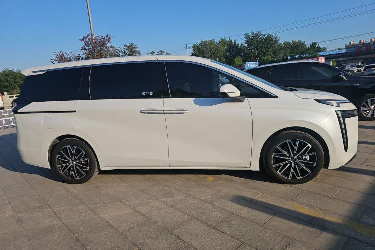 Used GAC Trumpchi E8 2024 Honor Series 2.0L Honor Edition Exterior 2
