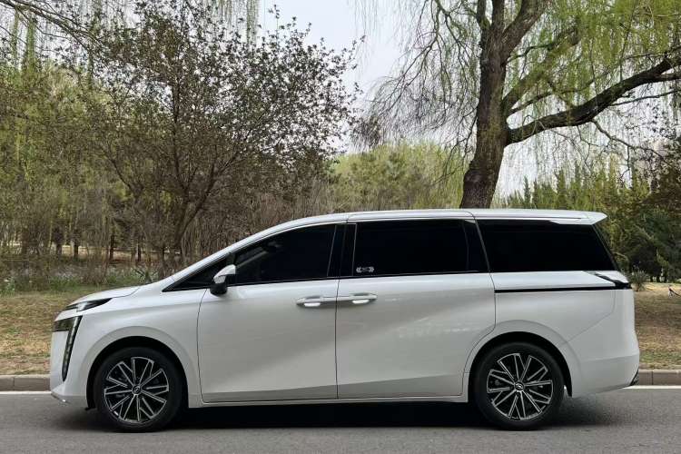 Used GAC Trumpchi E8 2024 Honor Series 2.0L Honor Edition Exterior 3