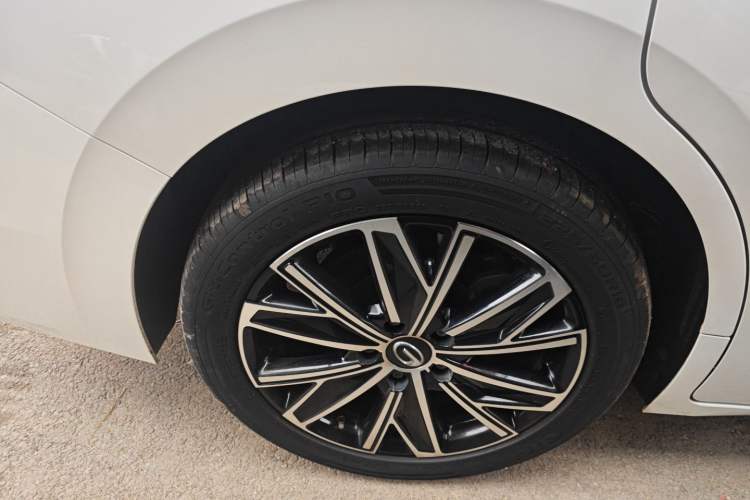 Used GAC Trumpchi E8 2024 Honor Series 2.0L Honor Edition Exterior 3