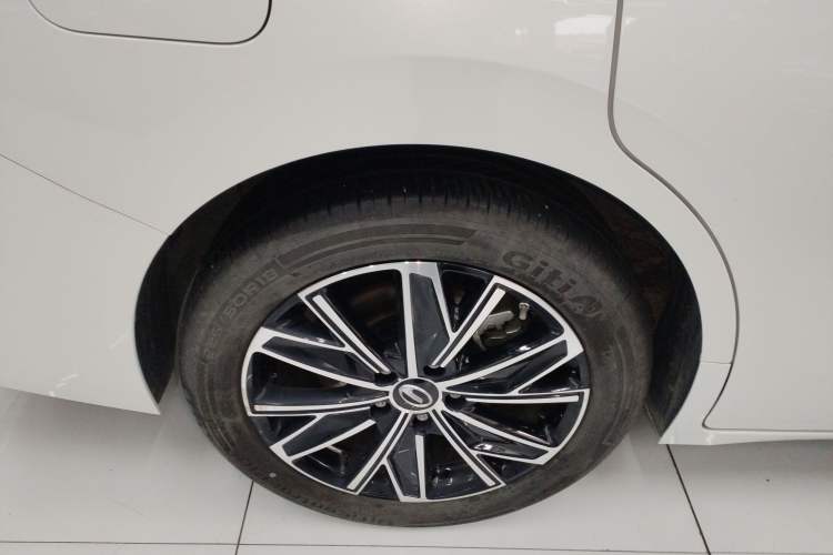 Used GAC Trumpchi E8 2024 Honor Series 2.0L Honor Edition Exterior 5