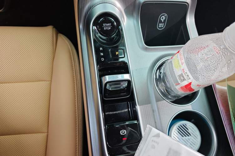 Used GAC Trumpchi E8 2024 Honor Series 2.0L Honor Edition Gear Lever
