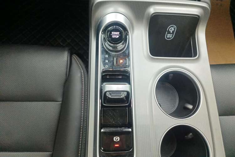 Used GAC Trumpchi E8 2024 Honor Series 2.0L Honor Edition Gear Lever