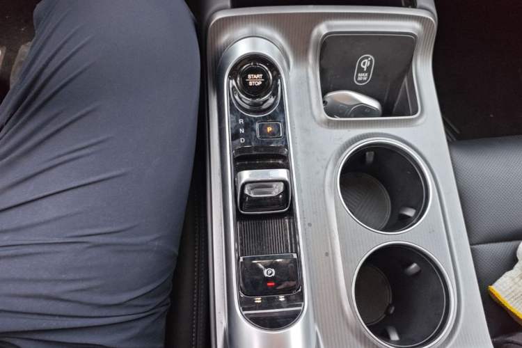 Used GAC Trumpchi E8 2024 Honor Series 2.0L Honor Edition Gear Lever