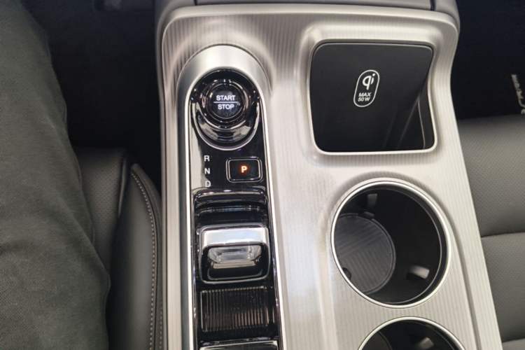 Used GAC Trumpchi E8 2024 Honor Series 2.0L Honor Edition Gear Lever