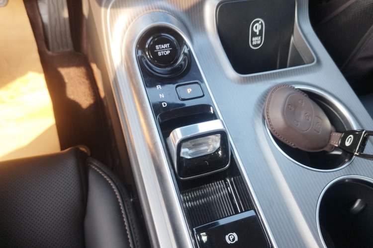 Used GAC Trumpchi E8 2024 Honor Series 2.0L Honor Edition Gear Lever
