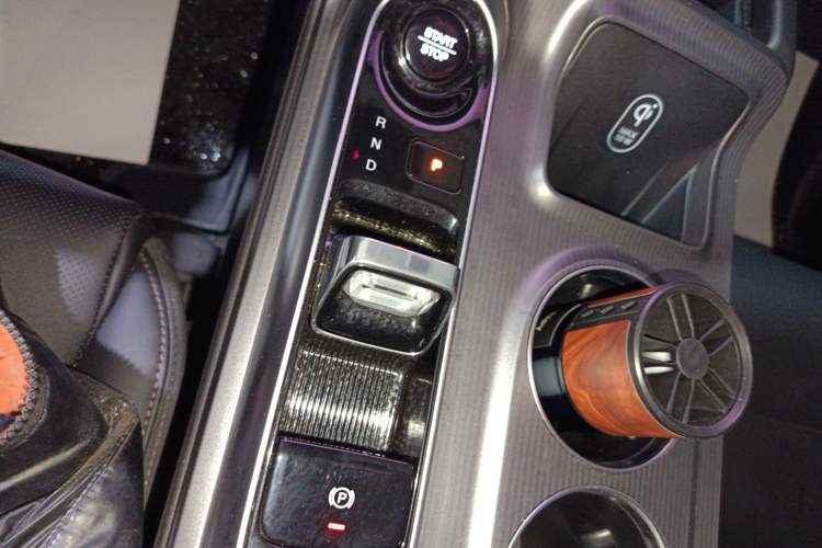 Used GAC Trumpchi E8 2024 Honor Series 2.0L Honor Edition Gear Lever