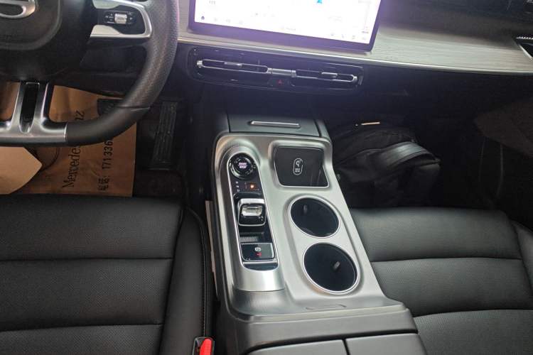 Used GAC Trumpchi E8 2024 Honor Series 2.0L Honor Edition Gear Lever