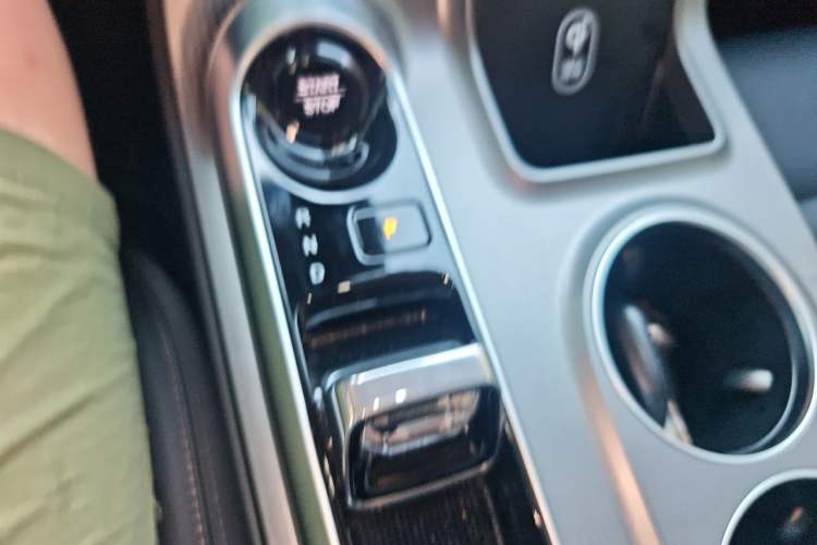 Used GAC Trumpchi E8 2024 Honor Series 2.0L Honor Edition Gear Lever