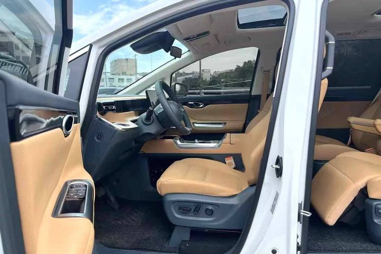 Used GAC Trumpchi E8 2024 Honor Series 2.0L Honor Edition Interior 2