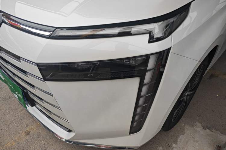 Used GAC Trumpchi E8 2024 Honor Series 2.0L Honor Edition Left Front Headlight