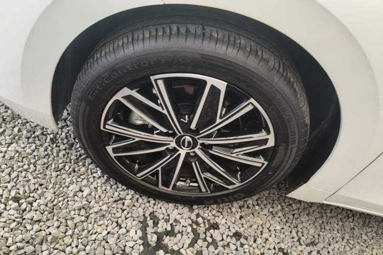 Used GAC Trumpchi E8 2024 Honor Series 2.0L Honor Edition Left Front Wheel Hub