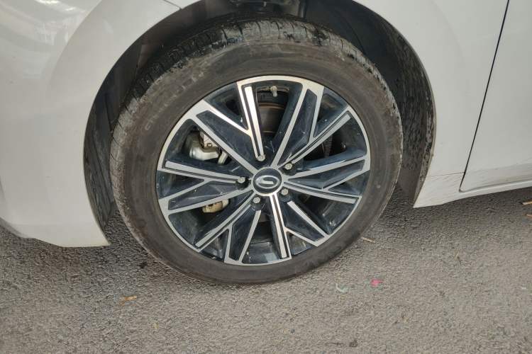 Used GAC Trumpchi E8 2024 Honor Series 2.0L Honor Edition Left Front Wheel Hub