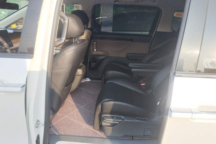 Used GAC Trumpchi E8 2024 Honor Series 2.0L Honor Edition Left Rear Seat