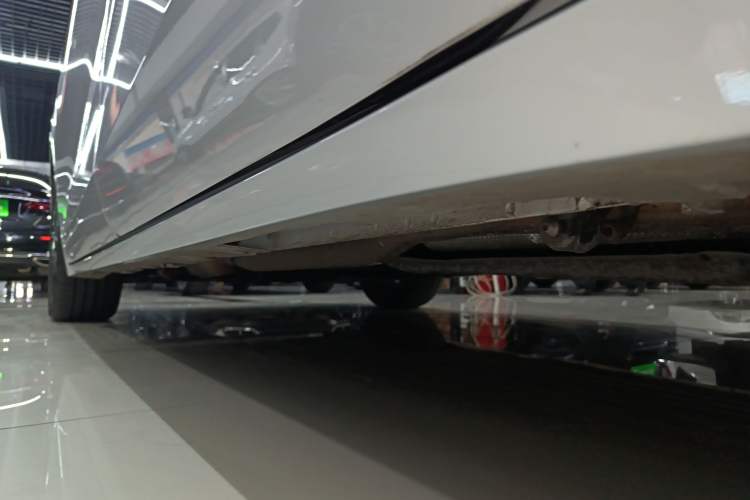 Used GAC Trumpchi E8 2024 Honor Series 2.0L Honor Edition Left Side Sill
