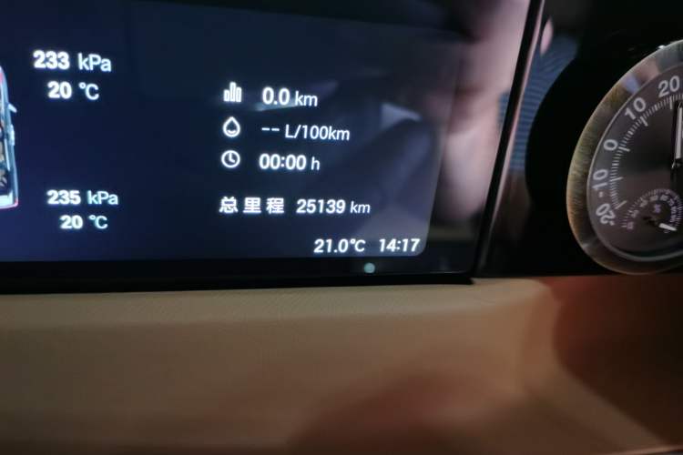 Used GAC Trumpchi E8 2024 Honor Series 2.0L Honor Edition Odometer Close Up