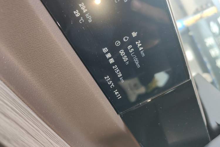 Used GAC Trumpchi E8 2024 Honor Series 2.0L Honor Edition Odometer Close Up