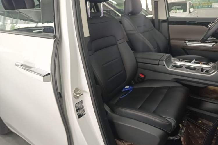 Used GAC Trumpchi E8 2024 Honor Series 2.0L Smart Edition Right Front Seat