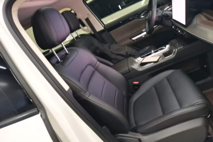 Used GAC Trumpchi E8 2024 Honor Series 2.0L Smart Edition Right Front Seat