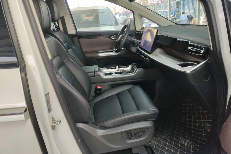 Used GAC Trumpchi E8 2024 Honor Series 2.0L Honor Edition Right Front Seat