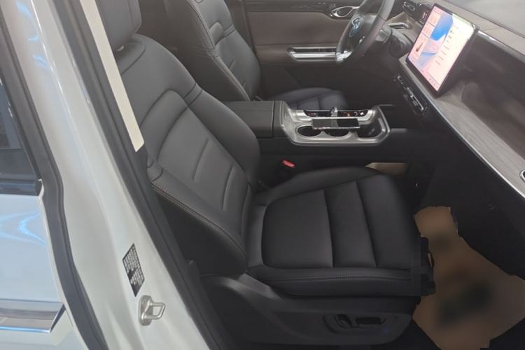 Used GAC Trumpchi E8 2024 Honor Series 2.0L Honor Edition Right Front Seat