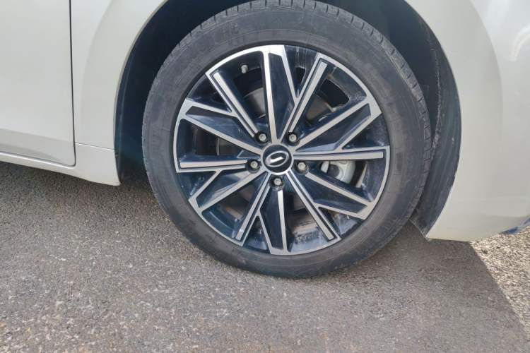Used GAC Trumpchi E8 2024 Honor Series 2.0L Honor Edition Right Front Wheel Hub