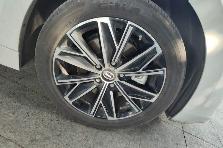 Used GAC Trumpchi E8 2024 Honor Series 2.0L Honor Edition Right Front Wheel Hub