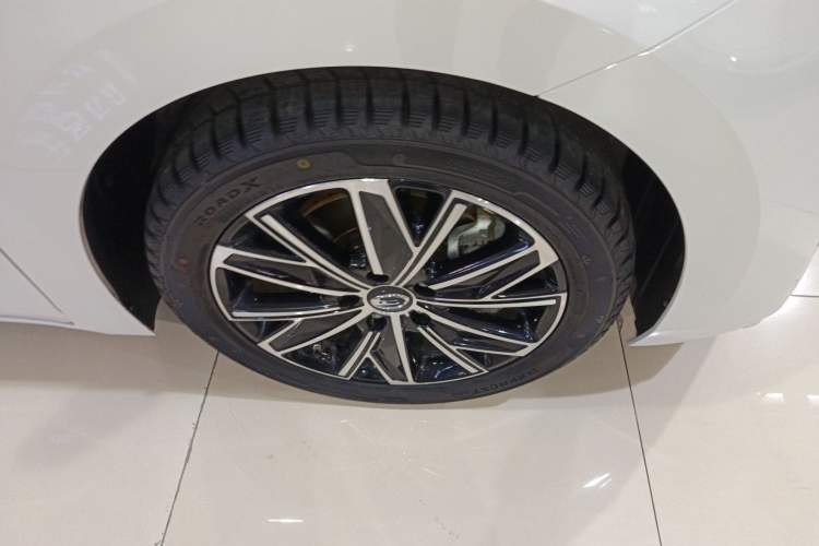 Used GAC Trumpchi E8 2024 Honor Series 2.0L Honor Edition Right Front Wheel Hub