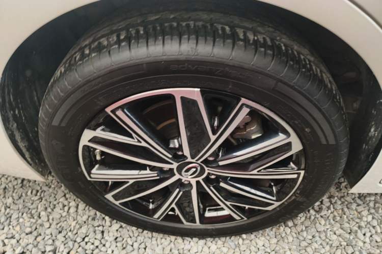 Used GAC Trumpchi E8 2024 Honor Series 2.0L Honor Edition Right Rear Wheel Hub