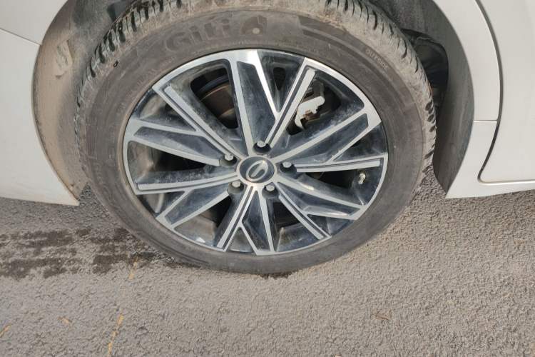 Used GAC Trumpchi E8 2024 Honor Series 2.0L Honor Edition Right Rear Wheel Hub