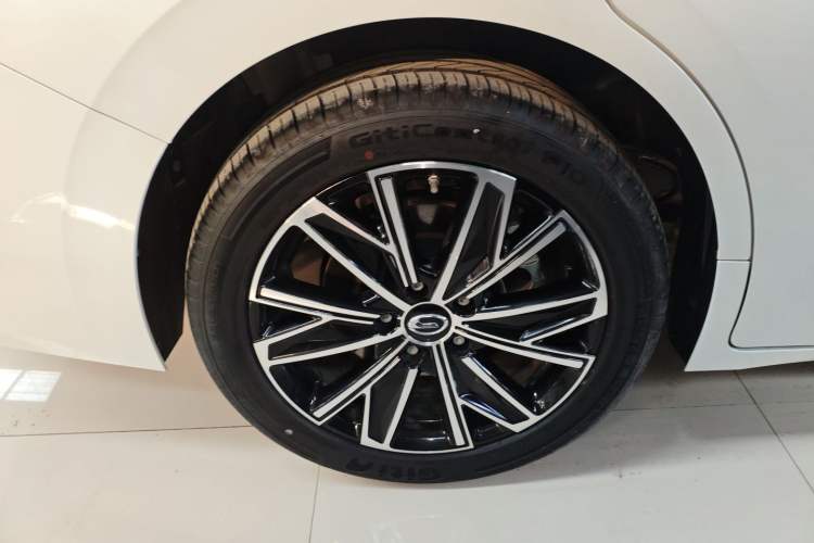 Used GAC Trumpchi E8 2024 Honor Series 2.0L Honor Edition Right Rear Wheel Hub