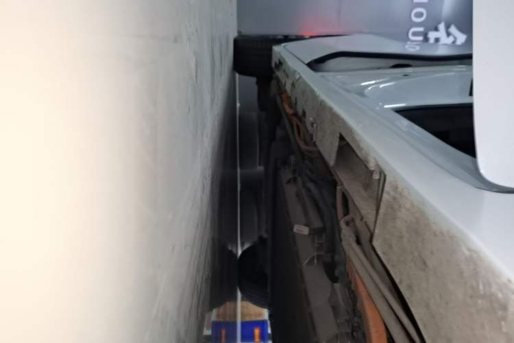 Used GAC Trumpchi E8 2024 Honor Series 2.0L Smart Edition Right Side Sill