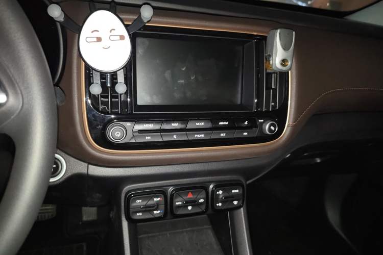 Used GAC Trumpchi GE3 2018 530 Internet Enjoyment Version Audio And AC Panel